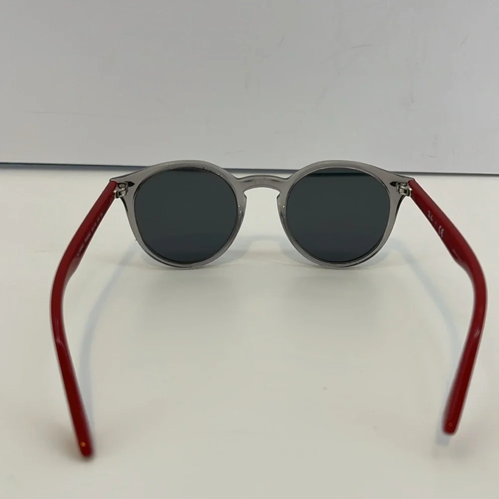 Ray-Ban used ray